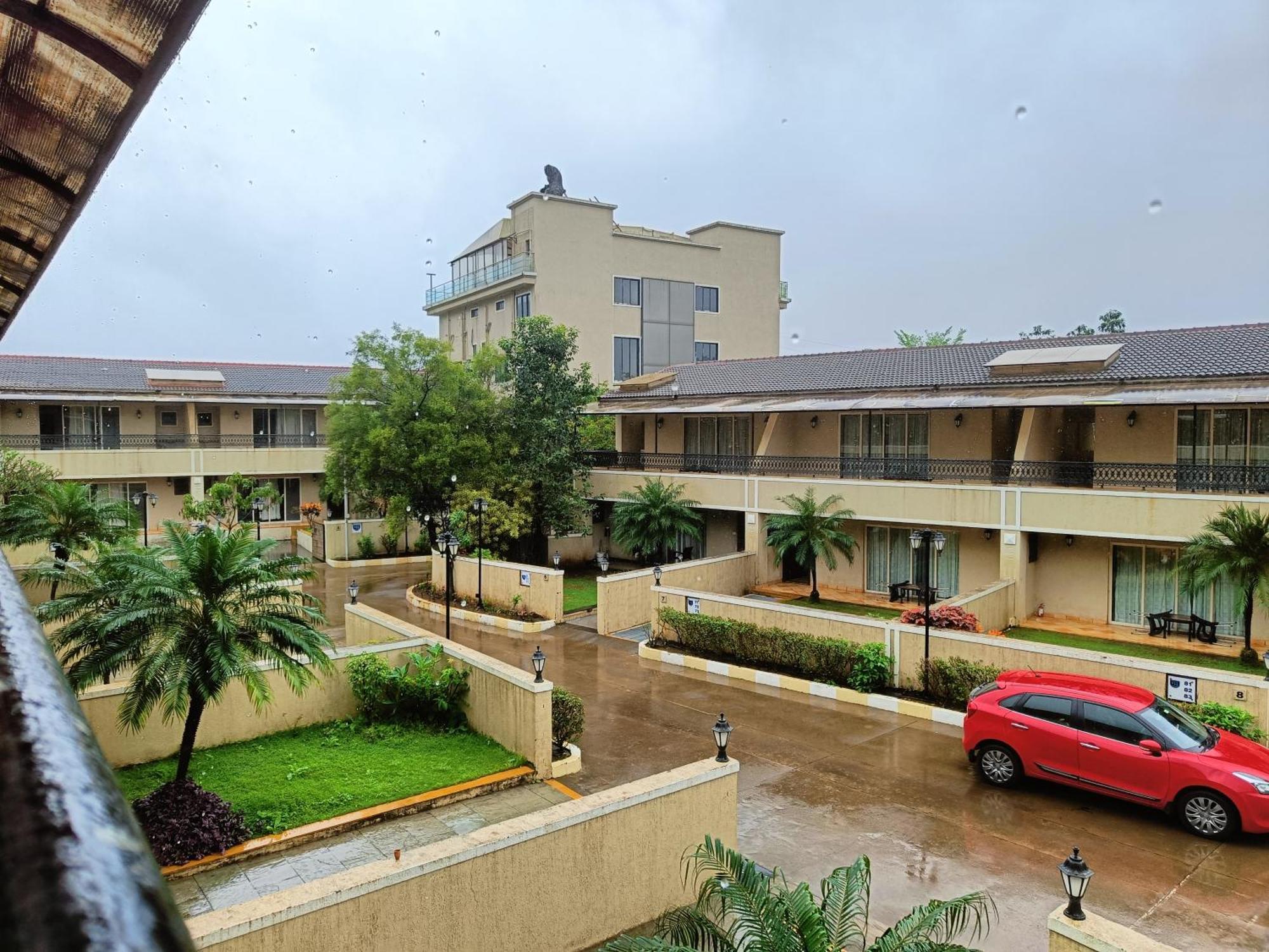 Hotel Misty Meadows, Lonavala Exterior foto