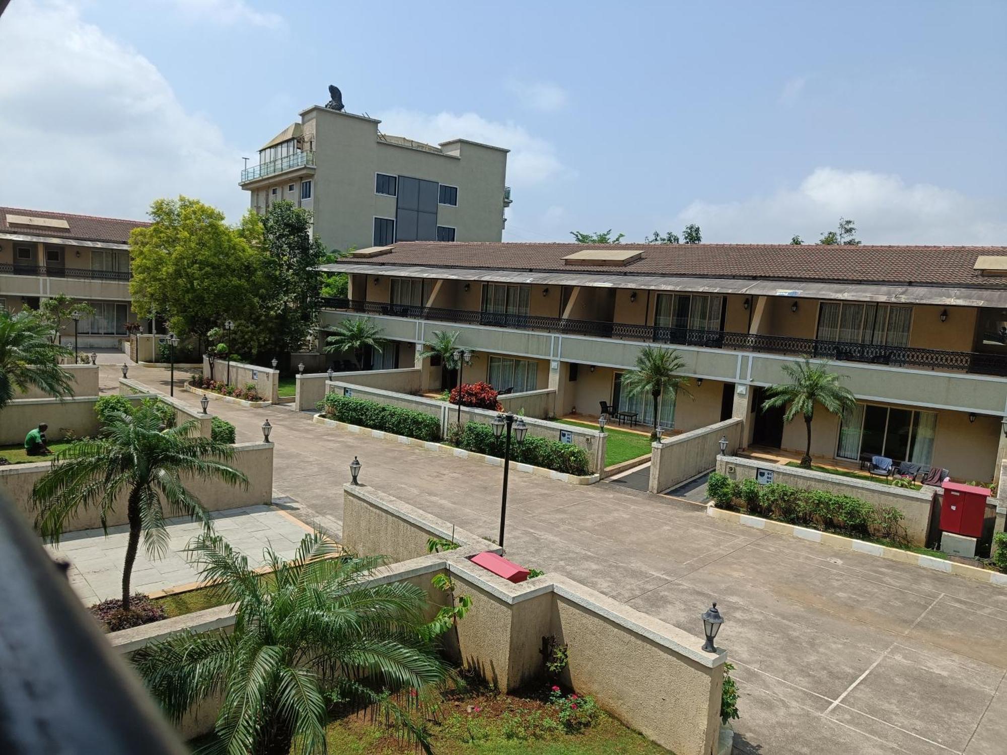 Hotel Misty Meadows, Lonavala Exterior foto